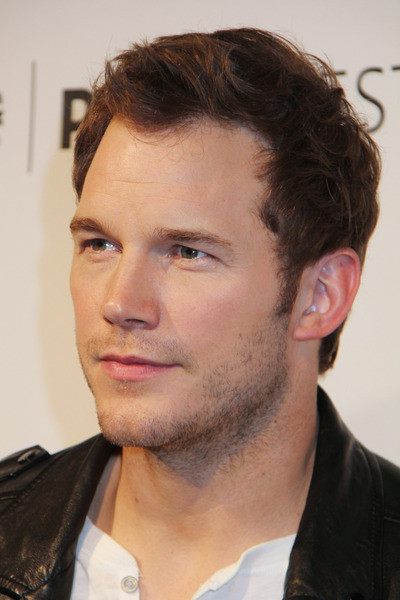 Chris Pratt Makes Own Impromptu 'Awesome Mixtape'; and it's awesome!