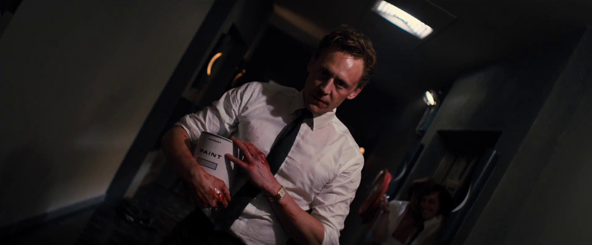 Tom Hiddleston высотка